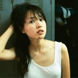 日本明星恋情,浪漫瞬间引粉丝尖叫