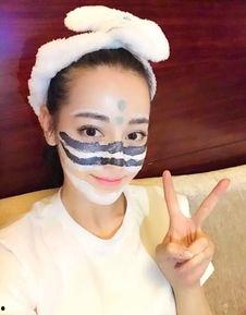 敷面膜明星,揭秘明星护肤秘诀与面膜潮流”