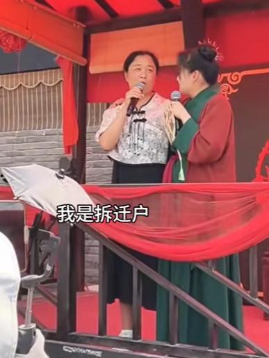 河南离婚带俩女儿的网红,逆境中的坚强母亲与网络红人之路